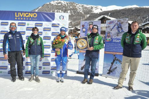 Cancro Primo Aiuto ha premiato la campionessa di sci Marta Bassino Cancro Primo Aiuto ha premiato la campionessa di sci Marta Bassino