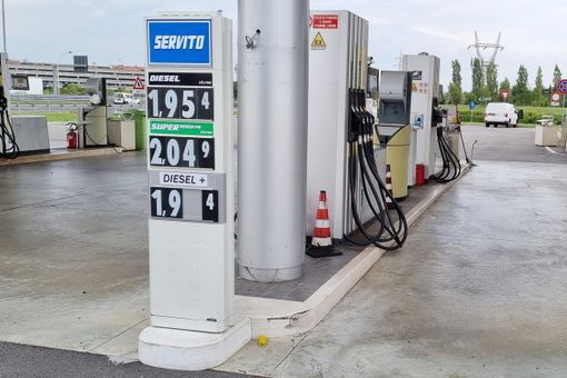Benzina e gasolio, prezzi sempre più in alto