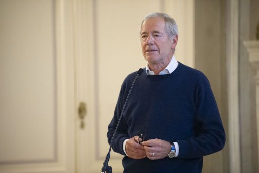 Covid, Bertolaso: “Pronti a riaprire i centri massivi per la vaccinazione anche in 24 ore