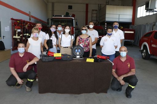 Mede: i ragazzi della leva 1983-2003 donano attrezzature ai Vigili del Fuoco nel ricordo del professor Poles