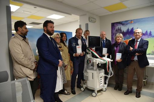 Un nuovo ecografo all'azienda ospedaliera Maggiore della carità di Novara Un nuovo ecografo all'azienda ospedaliera Maggiore della carità di Novara