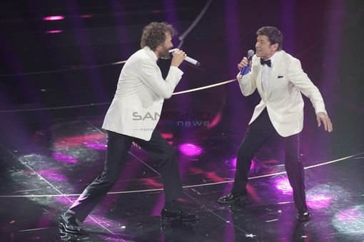 72° Festival di Sanremo: Jovanotti infiamma l'Ariston duettando con Gianni Morandi