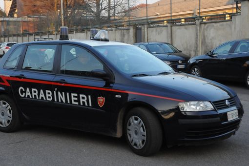 Vigevano: Spara alle auto in sosta per strada, arrestato un 30enne Vigevano: Spara alle auto in sosta per strada, arrestato un 30enne