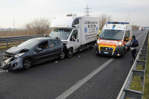 Marcallo – Grave incidente sulla superstrada dell’aeroporto della Malpensa nel tratto privo di spartitraffico centrale tra l’uscita di Mesero sud e l’innesto con la SP ex SS11 Marcallo – Grave incidente sulla superstrada dell’aeroporto della Malpensa nel tratto privo di spartitraffico centrale tra l’uscita di Mesero sud e l’innesto con la SP ex SS11