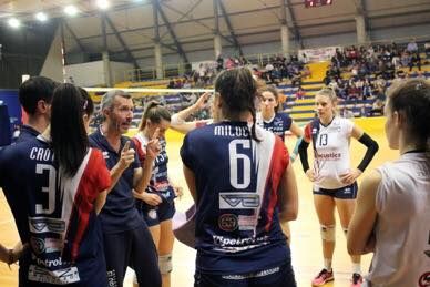 Volley B1 femminile: la Florens Re Marcello sfida Palau per restare agganciata al treno playoff