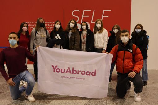 Fuga dalla Dad. Boom di partenze dei liceali lombardi per finire l'anno scolastico all'estero Fuga dalla Dad. Boom di partenze dei liceali lombardi per finire l'anno scolastico all'estero