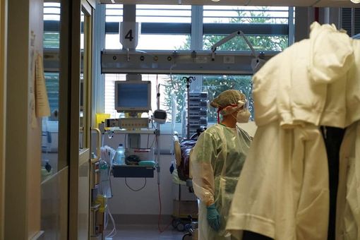 Covid-19, in Italia oggi 17.582 contagi. Veneto +3.817, Lombardia +2.994, Puglia +1.388, Emilia +1.238