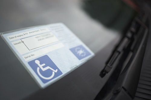 Dorno: falsifica il pass disabili e viene denunciato