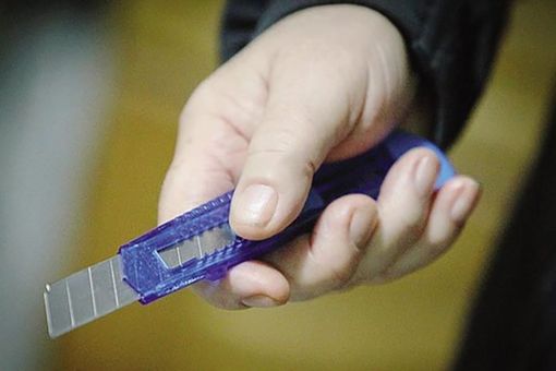 Vermezzo: armato di taglierino rapina la ‘farmacia della salute’ e scappa con 1.500 euro