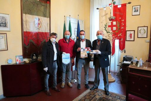 Il Rotary club di Tromello dona due saturimetri al comune Il Rotary club di Tromello dona due saturimetri al comune