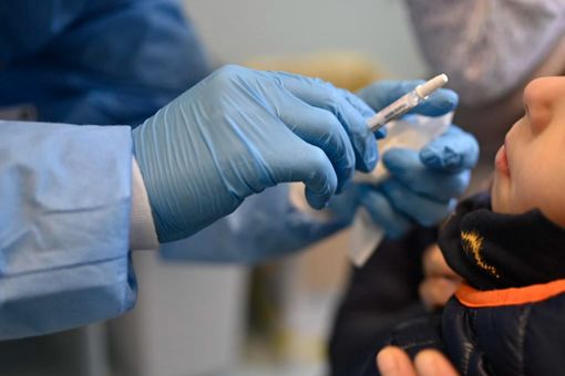 Vaccino antinfluenzale spray, estesa la gratuità ai bambini da 6 a 10 anni e a partire dal 7 dicembre, fino ai 18 anni
