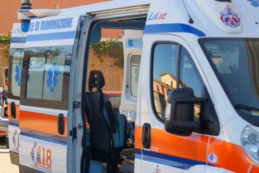 Malore in autostrada per il conducente di un camion: soccorso e trasportato in ospedale