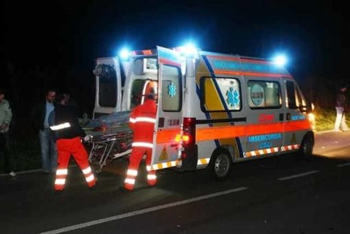 Scontro nella notte in autostrada: quattro i feriti Scontro nella notte in autostrada: quattro i feriti