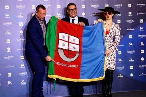 Giovanni Toti in sala stampa al Casinò di Sanremo Giovanni Toti in sala stampa al Casinò di Sanremo