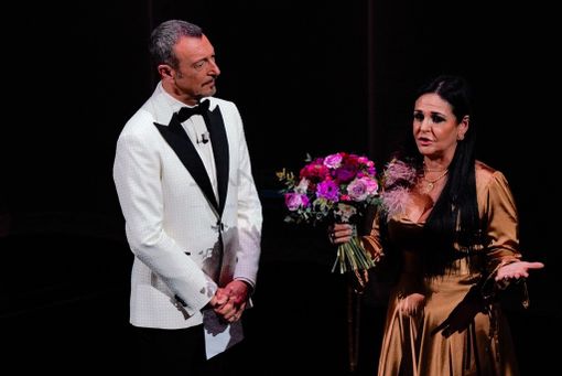 Sanremo 2024, la mamma di Giovanni Battista Cutolo ricorda il figlio: "Oggi vivi attraverso la musica che amavi. Ciao Giogiò" Sanremo 2024, la mamma di Giovanni Battista Cutolo ricorda il figlio: "Oggi vivi attraverso la musica che amavi. Ciao Giogiò"