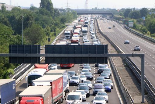 Incidente sull’A4, chilometri di coda in direzione Milano e quattro feriti Incidente sull’A4, chilometri di coda in direzione Milano e quattro feriti