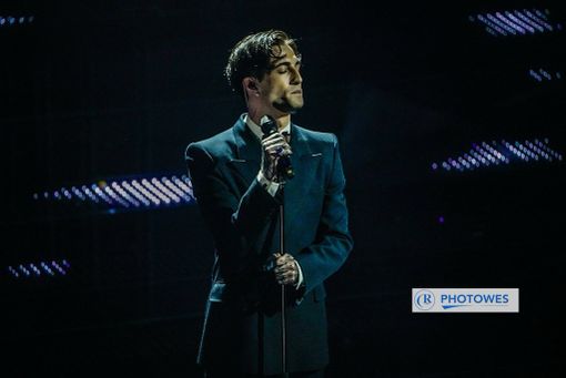 Damiano David incanta l’Ariston omaggiando Lucio Dalla sulle note di "Felicità"