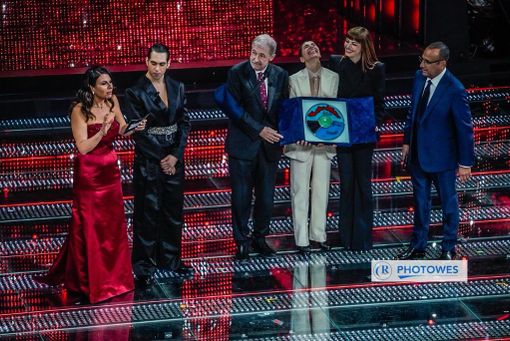 Sanremo 2025, Giorgia vince la serata cover in duetto con Annalisa: "Questo premio è nostro"