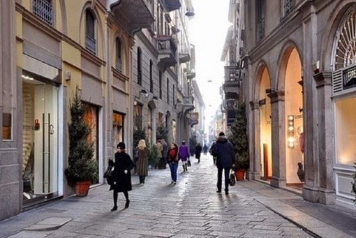Rapina in gioielleria al quadrilatero della moda di Milano, bottino ingente