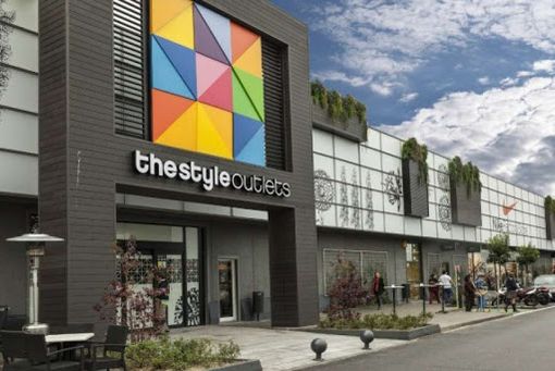 Effetto Decreto, già chiusi outlet di Vicolungo e Serravalle