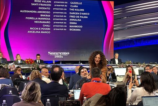 74° Festival di Sanremo: si ripete la formula dei 15 cantanti presentati dagli altri 15, ecco gli accoppiamenti (video)
