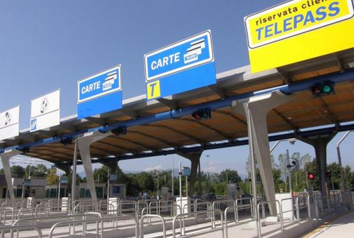 Siamo alle solite: con l'anno nuovo aumenta il pedaggio sull'Autolaghi