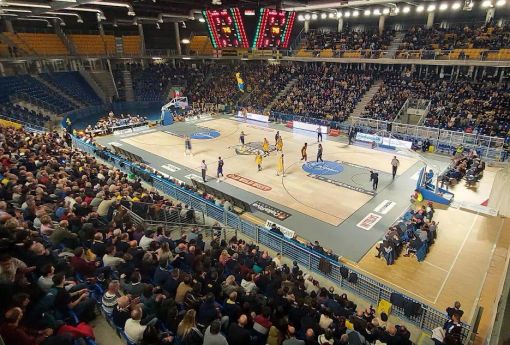 Basket serie A2, pubblico al palaELAchem: +25% nel 2024/25 con oltre 41 mila presenze