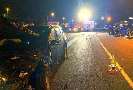 Vercelli: scontro tra due auto, una donna in ospedale e disagi al traffico Vercelli: scontro tra due auto, una donna in ospedale e disagi al traffico