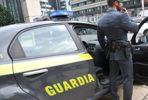 Gdf Alessandria: sequestrate circa 1.000 console di gioco contenenti oltre 3 milioni di software “piratati”. Denunciate 8 persone Gdf Alessandria: sequestrate circa 1.000 console di gioco contenenti oltre 3 milioni di software “piratati”. Denunciate 8 persone