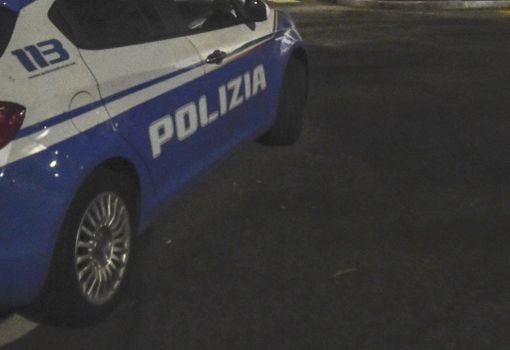 Bologna, capotreno ucciso a coltellate vicino alla stazione