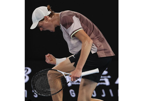 Strepitoso Sinner: batte Djokovic e vola in finale agli Australian Open