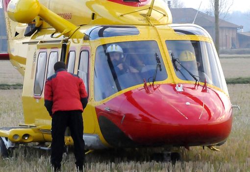 Breme: cade in moto sull'argine del Po, ferito un 19 enne