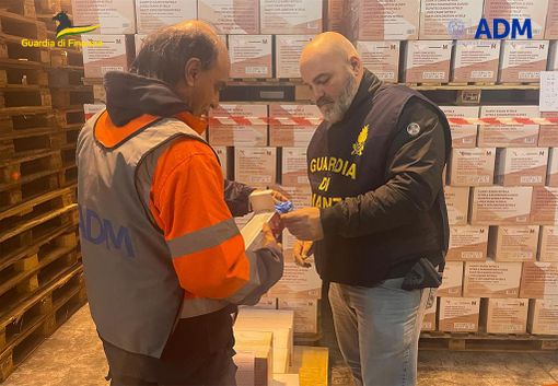 Gdf Alessandria: ingente sequestro di guanti protettivi monouso e di giocattoli pericolosi Gdf Alessandria: ingente sequestro di guanti protettivi monouso e di giocattoli pericolosi