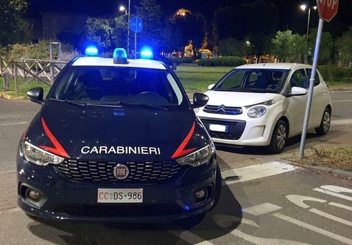 Voghera: guida in contromano per eludere i controlli dei carabinieri, denunciato un minorenne