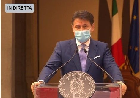 Conte: «Sacrifici per evitare un secondo lockdown. Aiuti con bonifico sui conti di chi è penalizzato. Vaccino entro Natale» Conte: «Sacrifici per evitare un secondo lockdown. Aiuti con bonifico sui conti di chi è penalizzato. Vaccino entro Natale»
