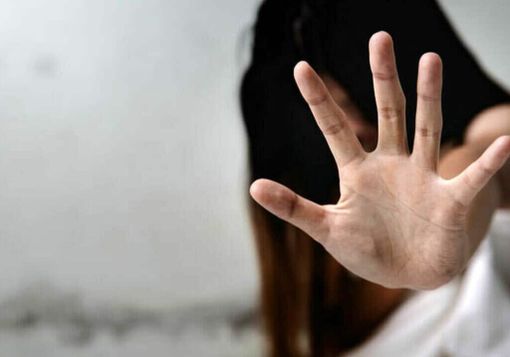 Pavia, ammette la violenza su 19enne e aggredisce poliziotta