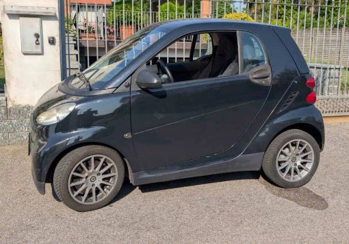 Magenta: parcheggiata davanti a un’uscita di casa a Pontevecchio, ma l’auto risulta rubata Magenta: parcheggiata davanti a un’uscita di casa a Pontevecchio, ma l’auto risulta rubata