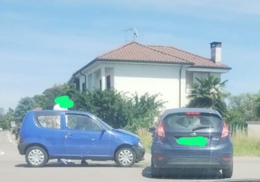 Magenta: ancora un incidente al semaforo di strada Pontevecchio