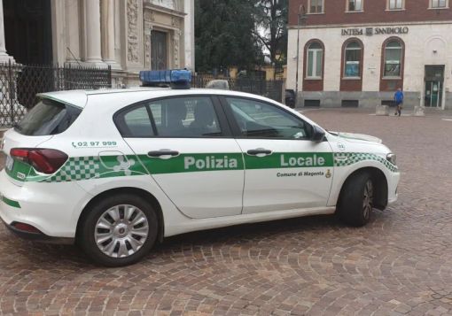 Magenta, lite in farmacia per una questione di precedenza: anziano finisce al pronto soccorso Magenta, lite in farmacia per una questione di precedenza: anziano finisce al pronto soccorso