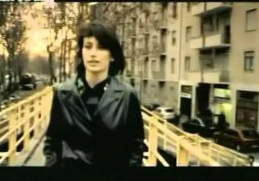 Addio a Giulia, protagonista del video musicale delle Vibrazioni Addio a Giulia, protagonista del video musicale delle Vibrazioni