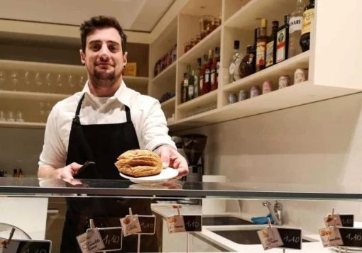 Buccinasco nel dolore per la morte del giovane Ivano Calzighetti, investito e ucciso sulla sua bicicletta Buccinasco nel dolore per la morte del giovane Ivano Calzighetti, investito e ucciso sulla sua bicicletta