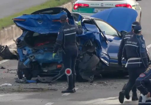 Incidente mortale di Milano: indagato per omicidio stradale l’autista della Golf