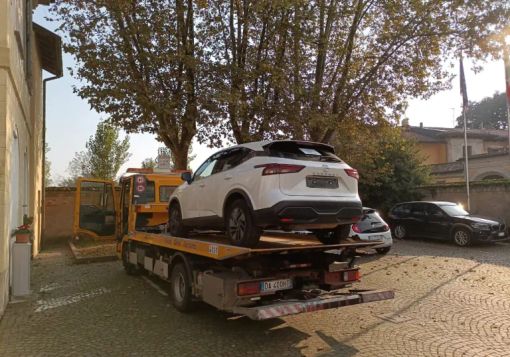 Automobilista in fuga a Robecco sul Naviglio, bloccato dalla Polizia locale Automobilista in fuga a Robecco sul Naviglio, bloccato dalla Polizia locale