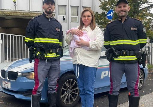 Monza, donna partorisce in autostrada Monza, donna partorisce in autostrada