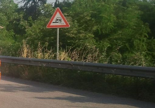 Magenta: quarant’anni fa la tragedia del pullman nel Naviglio che fece tre morti e 34 feriti Magenta: quarant’anni fa la tragedia del pullman nel Naviglio che fece tre morti e 34 feriti