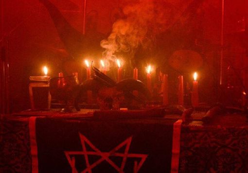 Riti satanici e messe nere: Procura Milano chiede condanne sino a 8 anni Riti satanici e messe nere: Procura Milano chiede condanne sino a 8 anni