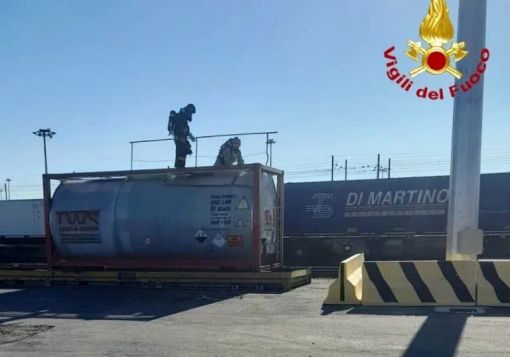 Segrate: perdita cloruro da cisterna ferroviaria, 4 operai sotto osservazione