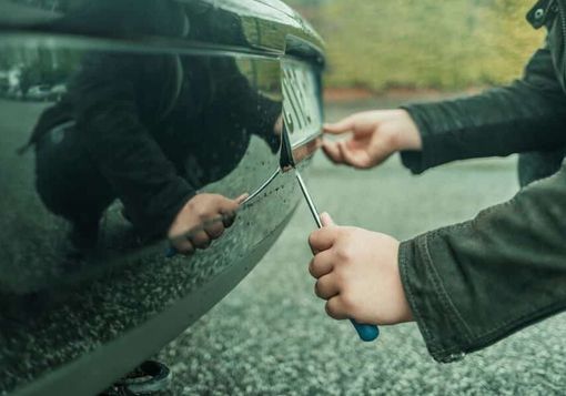 Magenta, furti di targhe dalle auto parcheggiate: numerosi gli episodi avvenuti negli ultimi giorni Magenta, furti di targhe dalle auto parcheggiate: numerosi gli episodi avvenuti negli ultimi giorni