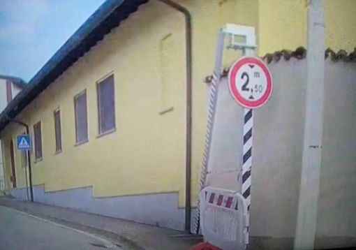 Boffalora Ticino: non rispetta il divieto e distrugge la sbarra, terzo episodio