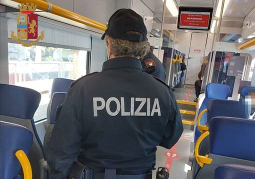 Abbiategrasso: spaccio in stazione: tre arresti, sequestrati droga e soldi Abbiategrasso: spaccio in stazione: tre arresti, sequestrati droga e soldi